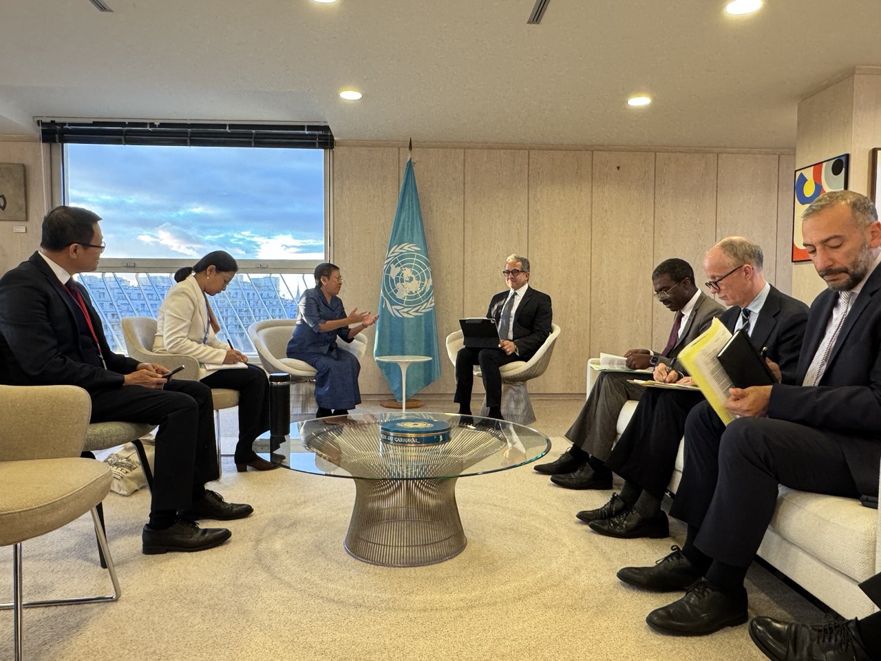 លោកជំទាវបណ្ឌិតសភាចារ្យ ភឿង សកុណា រដ្ឋមន្រ្តីក្រសួងវប្បធម៌ និងវិចិត្រសិល្បៈ ជួបពិភាក្សាការងារជាមួយ ឯកឧត្តម Khaled Ahmed El-Enany Ali Ezz អគ្គនាយកអង្គការយូណេស្កូ