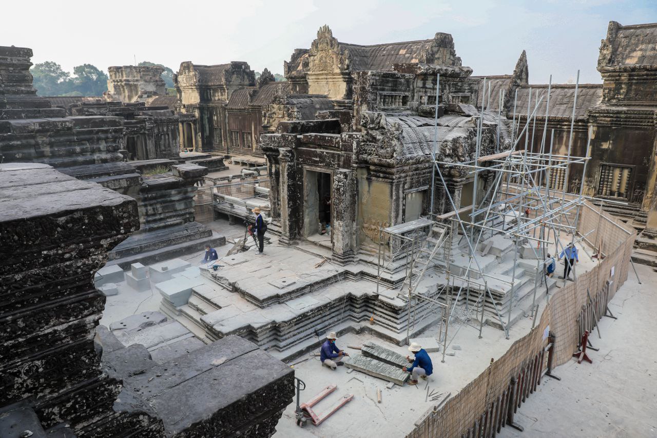 អាជ្ញាធរជាតិអប្សរា ចាប់ផ្ដើមជួសជុលបណ្ណាល័យខាងជើងនៃជាន់ទី២ ប្រាសាទអង្គរវត្ត
