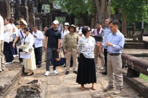 គណៈប្រិភូជាន់ខ្ពស់ថ្នាក់ទេសាភិបាលធនាគារកណ្តាលហ្រ្វង់កូហ្វូនអញ្ជើញទស្សនកិច្ចនៅរមណីយដ្ឋានអង្គរ